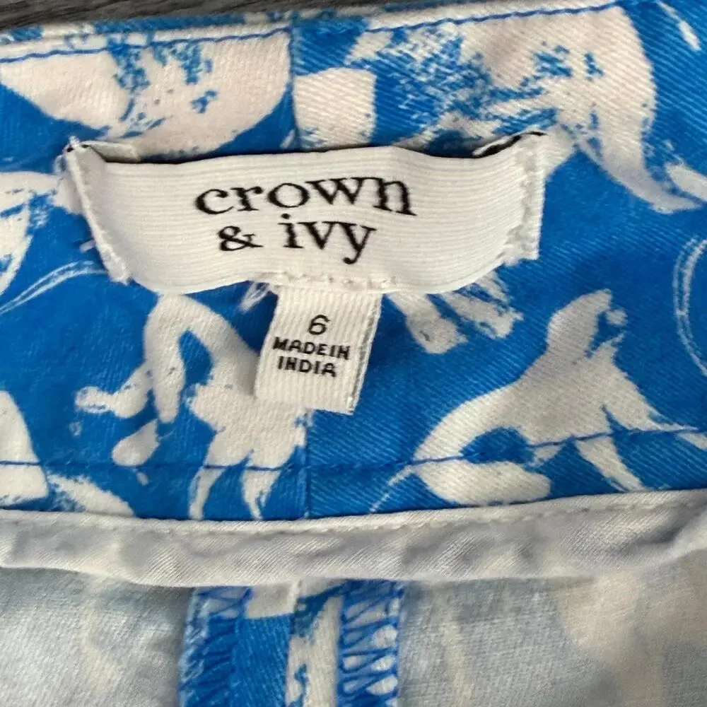 Crown & Ivy Women's Elephant Print Scalloped Hem Shorts Size 6